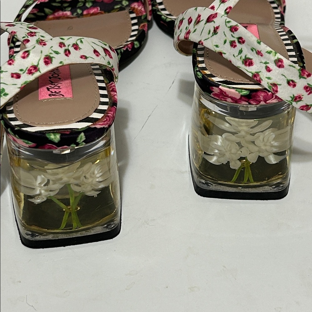 Betsey Johnson Black and Pink Floral Sandals Worn once - Picture 4 of 10